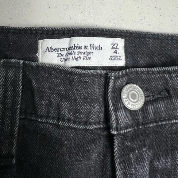 Abercrombie & Fitch Ultra High Rise The Ankle Straight Jeans Size 4L - Picture 6 of 12